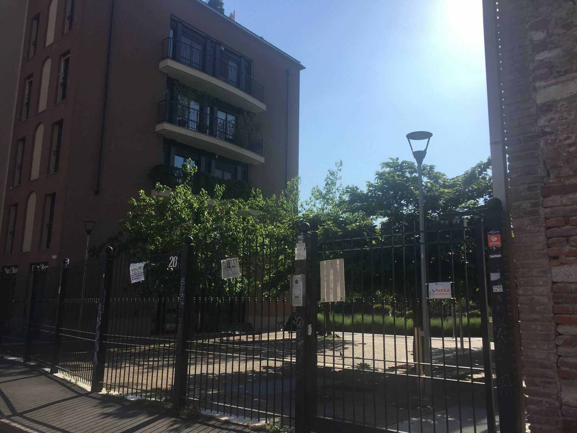 Homeathotel - Naviglio Pavese Milan Exterior photo